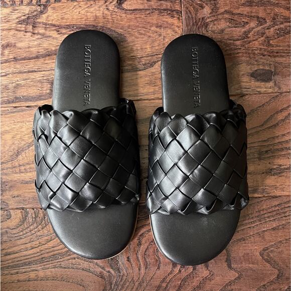 $1,195 NIB Bottega Black Veneta Weave Cassette Leather Sandals Size 40(7) main image 4